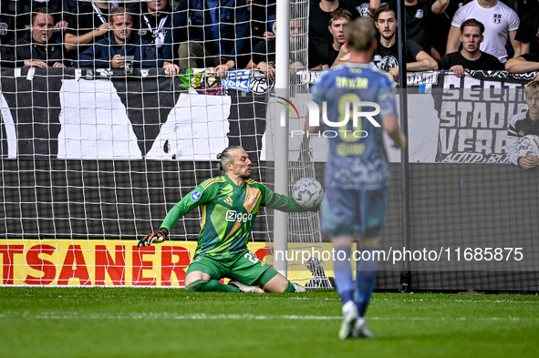 AFC Ajax Amsterdam goalkeeper Remko Pasveer plays during the match between Heracles Almelo and Ajax at the Asito stadium for the Dutch Eredi...