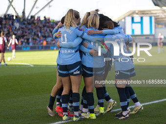 Jill Roord #10 of Manchester City W.F.C. celebrates her goal with teammates during the Barclays FA Women's Super League match between Manche...