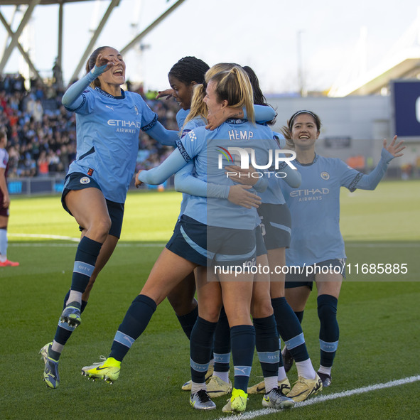 Jill Roord #10 of Manchester City W.F.C. celebrates her goal with teammates during the Barclays FA Women's Super League match between Manche...