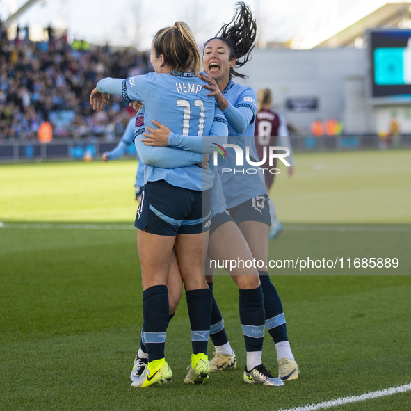 Jill Roord #10 of Manchester City W.F.C. celebrates her goal with teammates during the Barclays FA Women's Super League match between Manche...