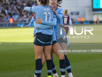 Jill Roord #10 of Manchester City W.F.C. celebrates her goal with teammates during the Barclays FA Women's Super League match between Manche...