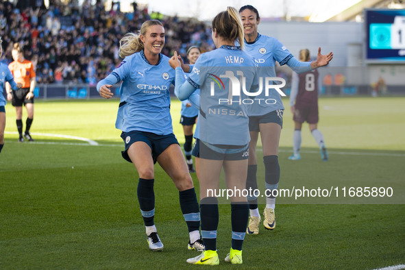 Jill Roord #10 of Manchester City W.F.C. celebrates her goal with teammates during the Barclays FA Women's Super League match between Manche...