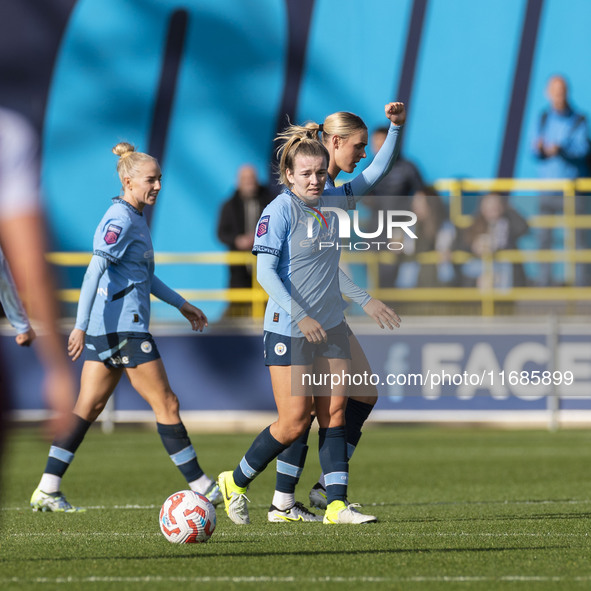 Lauren Hemp #11 of Manchester City W.F.C. celebrates her goal during the Barclays FA Women's Super League match between Manchester City and...