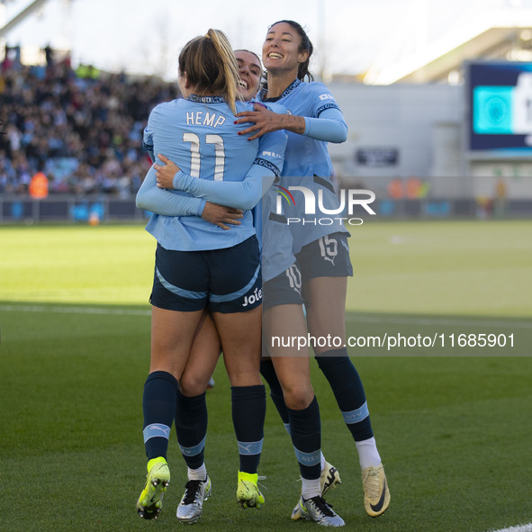 Jill Roord #10 of Manchester City W.F.C. celebrates her goal with teammates during the Barclays FA Women's Super League match between Manche...