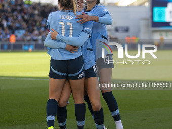 Jill Roord #10 of Manchester City W.F.C. celebrates her goal with teammates during the Barclays FA Women's Super League match between Manche...