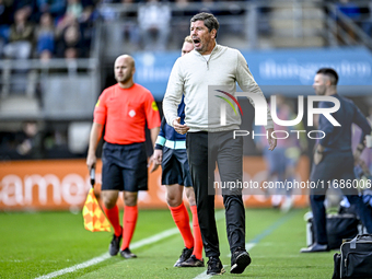 Heracles Almelo trainer Erwin van de Looi is present during the match between Heracles Almelo and Ajax at the Asito Stadium for the Dutch Er...