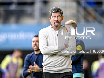 Heracles Almelo trainer Erwin van de Looi is present during the match between Heracles Almelo and Ajax at the Asito Stadium for the Dutch Er...