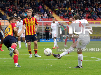 Edoardo Bove of ACF Fiorentina is in action during the Serie A match between Lecce and Fiorentina in Lecce, Italy, on October 20, 2024. (