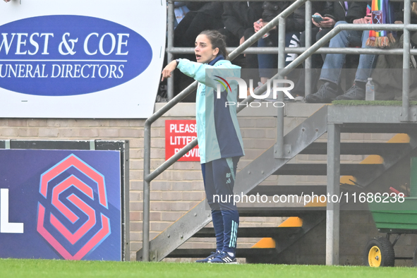 Interim manager Renee Slegers (Manager Arsenal) gestures during the Barclays FA Women's Super League match between West Ham United and Arsen...