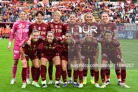 A.S. Roma Femminile players pose for a team photo during the 7th day of the Serie A Femminile eBay Championship between A.S. Roma and A.C. M...