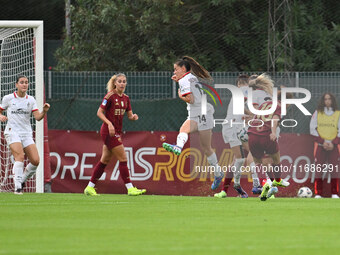 Manuela Giugliano of A.S. Roma Femminile scores the goal to make it 1-1 during the 7th day of the Serie A Femminile eBay Championship betwee...