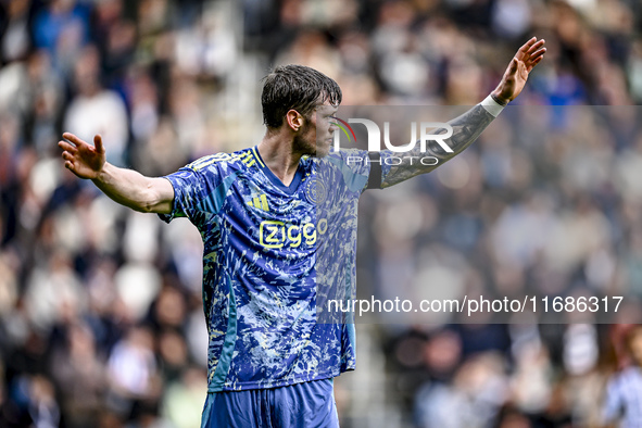 AFC Ajax Amsterdam forward Wout Weghorst plays during the match between Heracles Almelo and Ajax at the Asito Stadium for the Dutch Eredivis...