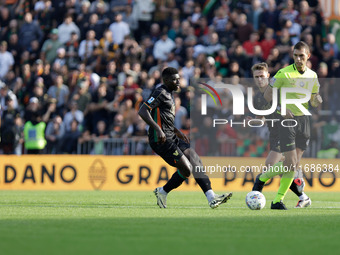 Alfred Duncan of Venezia plays during the Italian Serie A soccer match between Venezia FC and Atalanta BC at Pierluigi Penzo Stadium in Vene...