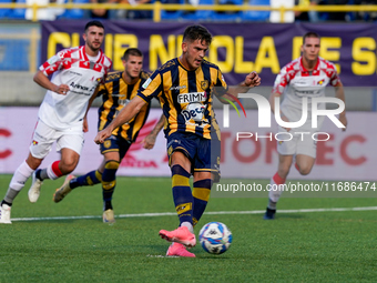 Andrea Adorante of SS Juve Stabia scoring penalty during the Serie B match between SS Juve Stabia and Cremonese at Stadio Romeo Menti Castel...