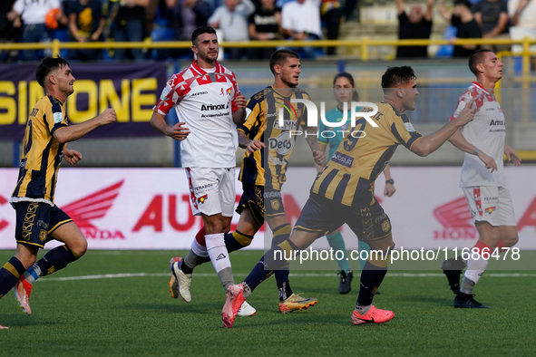 Andrea Adorante of SS Juve Stabia celebrates after scoring during the Serie B match between SS Juve Stabia and Cremonese at Stadio Romeo Men...