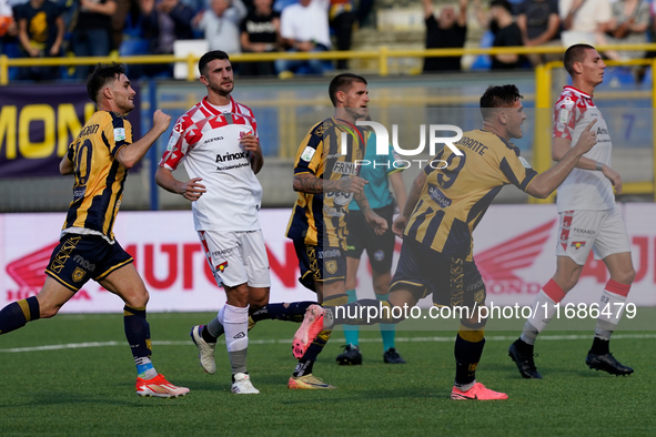 Andrea Adorante of SS Juve Stabia celebrates after scoring during the Serie B match between SS Juve Stabia and Cremonese at Stadio Romeo Men...