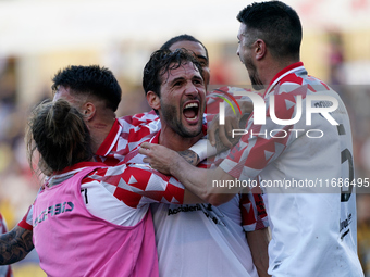 Franco Vazquez of Cremonese celebrates after scoring during the Serie B match between SS Juve Stabia and Cremonese at Stadio Romeo Menti Cas...