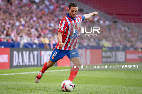 Jorge Resurreccion Merodio (Koke) of Atletico de Madrid is in action with the ball during the La Liga EA Sports 2024/25 football match betwe...