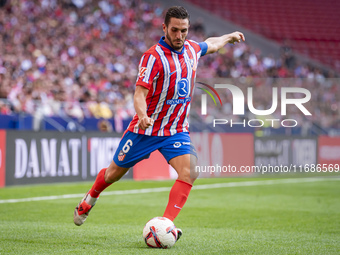 Jorge Resurreccion Merodio (Koke) of Atletico de Madrid is in action with the ball during the La Liga EA Sports 2024/25 football match betwe...