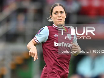 Katrina Gorry (22 West Ham) participates in the Barclays FA Women's Super League match between West Ham United and Arsenal at the Chigwell C...