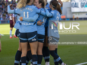 Jill Roord #10 of Manchester City W.F.C. celebrates her goal with teammates during the Barclays FA Women's Super League match between Manche...