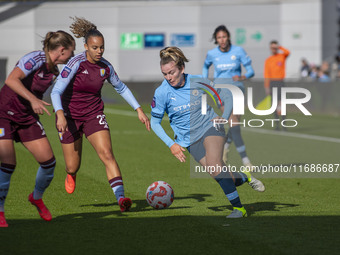 Lauren Hemp #11 of Manchester City W.F.C. is in action during the Barclays FA Women's Super League match between Manchester City and Aston V...