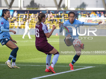 Mary Fowler #8 of Manchester City W.F.C. controls the ball during the Barclays FA Women's Super League match between Manchester City and Ast...