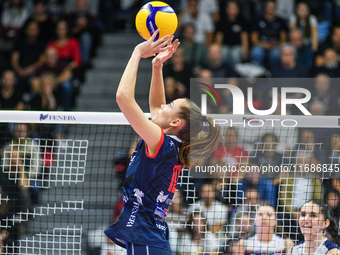 Sarah Van Aalen of Chieri '76 is in action during the Italian women's Serie A1 Tigota Volleyball match between Reale Mutua Fenera Chieri '76...