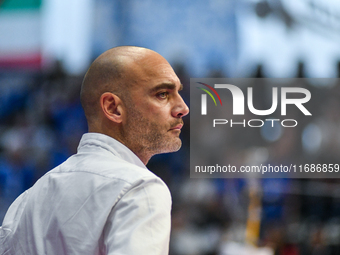 Simone Benandini is the coach of Il Bisonte Firenze during the Italian women's Serie A1 Tigota Volleyball match between Reale Mutua Fenera C...