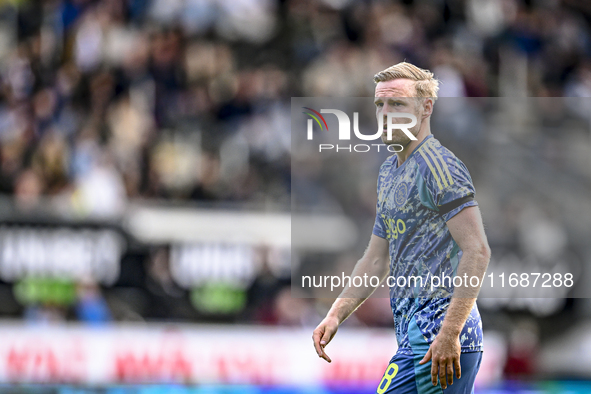 AFC Ajax Amsterdam midfielder Davy Klaassen plays during the match between Heracles Almelo and Ajax at the Asito Stadium for the Dutch Eredi...