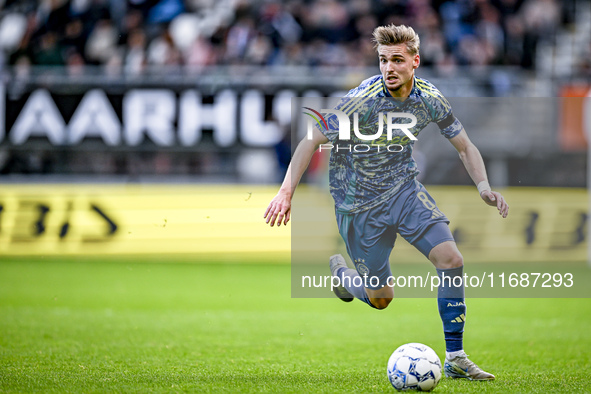 AFC Ajax Amsterdam midfielder Kenneth Taylor plays during the match between Heracles Almelo and Ajax at the Asito Stadium for the Dutch Ered...