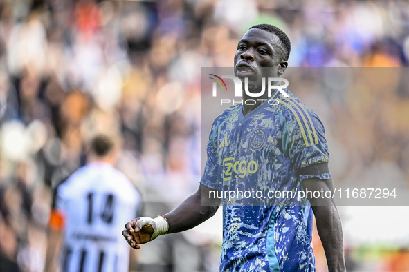 AFC Ajax Amsterdam forward Brian Brobbey plays during the match between Heracles Almelo and Ajax at the Asito Stadium for the Dutch Eredivis...