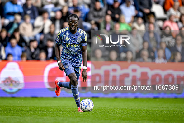 AFC Ajax Amsterdam forward Bertrand Traore plays during the match between Heracles Almelo and Ajax at the Asito Stadium for the Dutch Erediv...