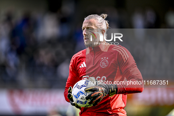 AFC Ajax Amsterdam goalkeeper Remko Pasveer participates in the match between Heracles Almelo and Ajax at the Asito stadium for the Dutch Er...