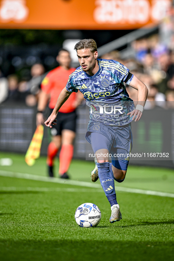 AFC Ajax Amsterdam midfielder Kenneth Taylor plays during the match between Heracles Almelo and Ajax at the Asito Stadium for the Dutch Ered...