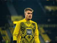 Alexander Meyer of Borussia Dortmund looks on before the Bundesliga match between Borussia Dortmund and FC St. Pauli 1910 at Signal Iduna Pa...