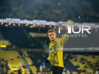 Alexander Meyer of Borussia Dortmund looks on before the Bundesliga match between Borussia Dortmund and FC St. Pauli 1910 at Signal Iduna Pa...