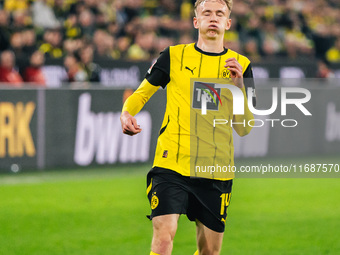 Maximilian Beier of Borussia Dortmund reacts during the Bundesliga match between Borussia Dortmund and FC St. Pauli 1910 at Signal Iduna Par...