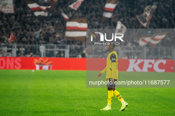 Jamie Bynoe-Gittens of Borussia Dortmund looks on during the Bundesliga match between Borussia Dortmund and FC St. Pauli 1910 at Signal Idun...