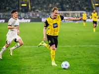 Julian Brandt of Borussia Dortmund plays the ball during the Bundesliga match between Borussia Dortmund and FC St. Pauli 1910 at Signal Idun...