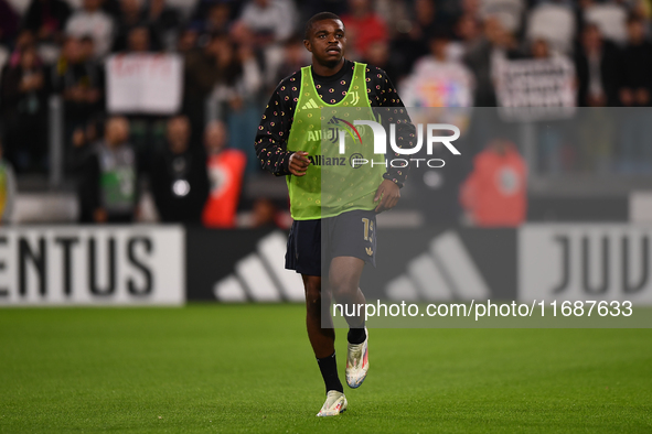 Pierre Kalulu plays during the Serie A match between Juventus FC and SS Lazio at Allianz Stadium in Turin, Italy, on October 19, 2024. 