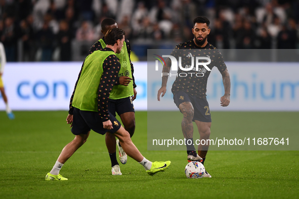 Douglas Luiz plays during the Serie A match between Juventus FC and SS Lazio at Allianz Stadium in Turin, Italy, on October 19, 2024. 