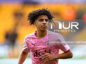 Rico Lewis of Manchester City warms up during the Premier League match between Wolverhampton Wanderers and Manchester City at Molineux in Wo...