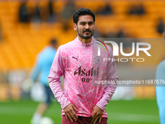 Ilkay Gundogan of Manchester City warms up during the Premier League match between Wolverhampton Wanderers and Manchester City at Molineux i...