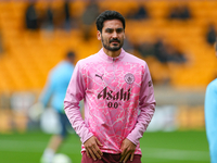 Ilkay Gundogan of Manchester City warms up during the Premier League match between Wolverhampton Wanderers and Manchester City at Molineux i...