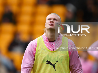 Erling Haaland of Manchester City warms up during the Premier League match between Wolverhampton Wanderers and Manchester City at Molineux i...