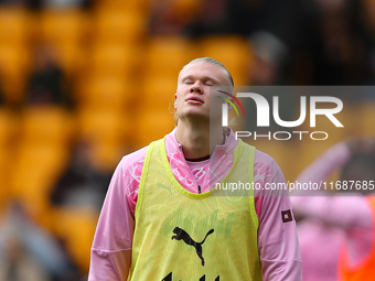 Erling Haaland of Manchester City warms up during the Premier League match between Wolverhampton Wanderers and Manchester City at Molineux i...