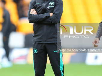 Gary O'Neil manages Wolves during the Premier League match between Wolverhampton Wanderers and Manchester City at Molineux in Wolverhampton,...