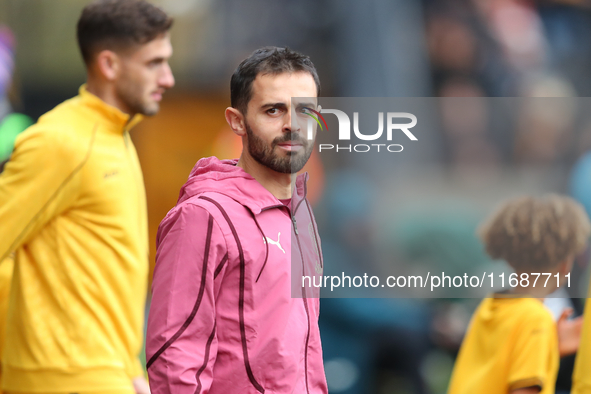 Bernardo Silva of Manchester City plays during the Premier League match between Wolverhampton Wanderers and Manchester City at Molineux in W...