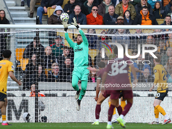 Wolverhampton Wanderers goalkeeper Jose Sa is in action during the Premier League match between Wolverhampton Wanderers and Manchester City...